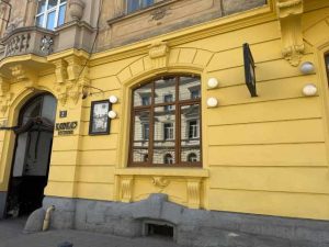 Ріелтор Івана Короляк Оренда Ш. Руставелі, фасадне бізнес приміщення 115м²